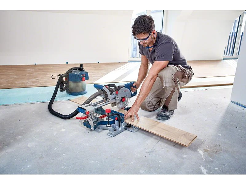 Bosch Professional Akku-Kapp- und Gehrungssäge GCM 18 V-216 BITURBO Solo 5 Bosch Professional Akku-Kapp- und Gehrungssäge GCM 18 V-216 BITURBO Solo – Bild 3