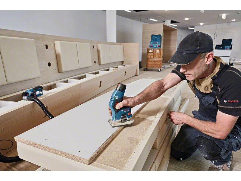 Bosch Professional Akku-Kantenfräse GKF 12V-8, 2 x 3.0Ah, L-Boxx Kit 5 Bosch Professional Akku-Kantenfräse GKF 12V-8, 2 x 3.0Ah, L-Boxx Kit – Bild 3