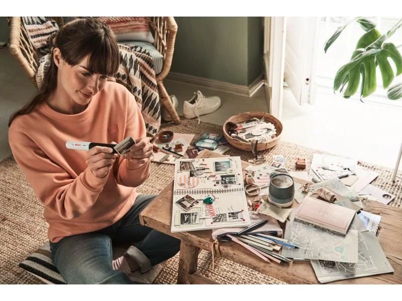 Bosch Akku-Heissklebestift Gluey Smoky grey 4 Bosch Akku-Heissklebestift Gluey Smoky grey – Bild 2